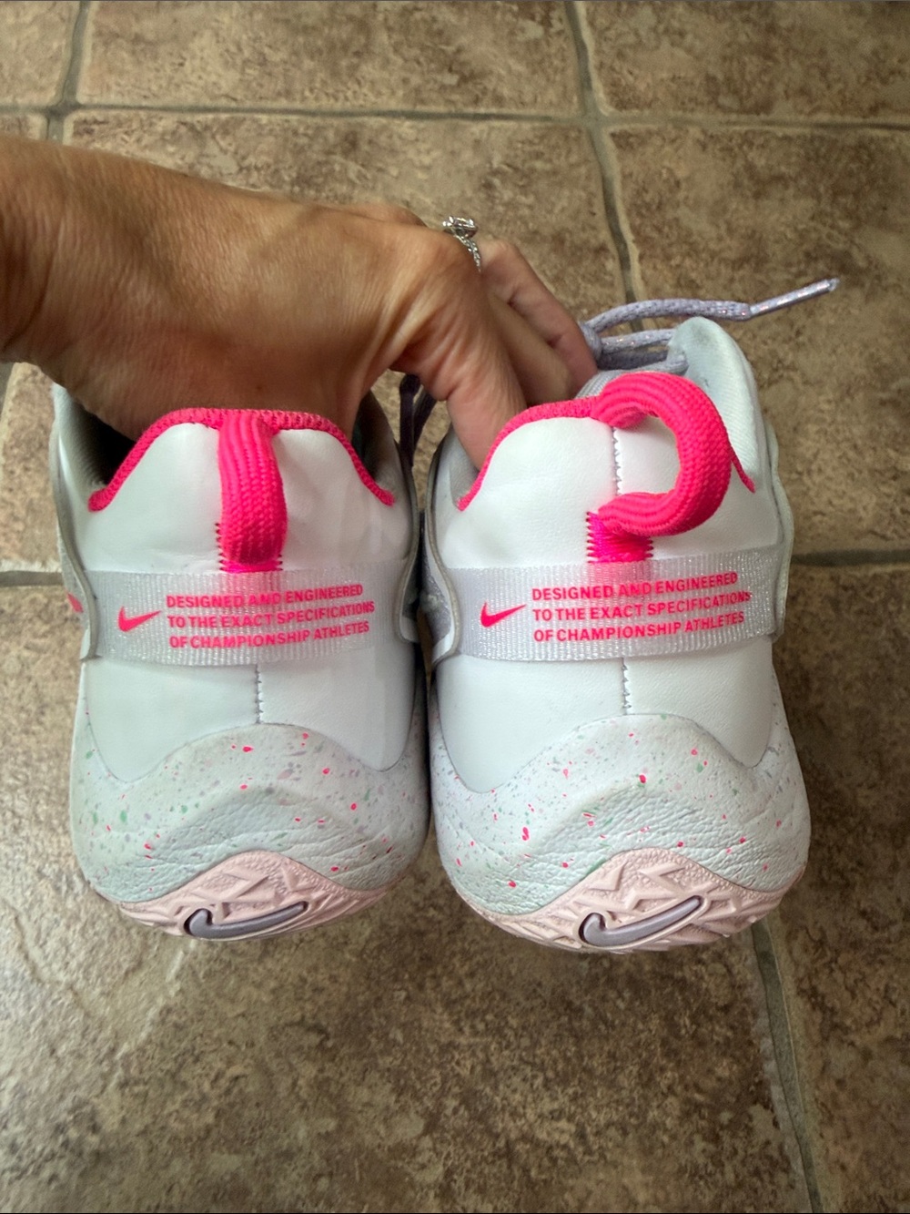 Nike AIRZOOM HyperAce 3 SE Women's White Athletic Sneakers with Pink Accents - Picture 4 of 10